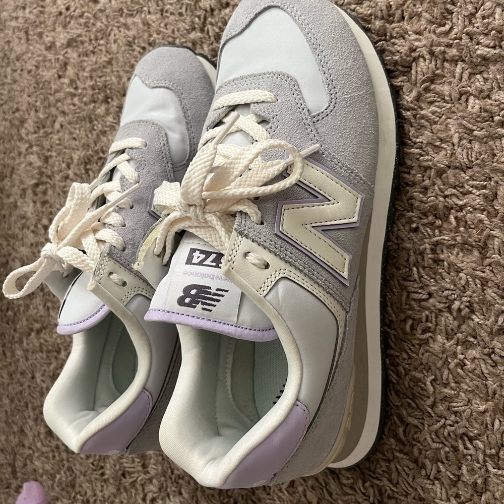 NEW BALANCE WMNS 574 'BRIGHT LAVENDER'